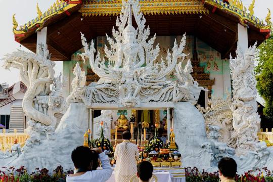 พิธีบวงสรวงหลวงพ่อโตหน้าอุโบสถ